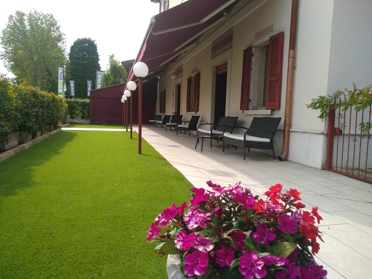 Albergo Grifone 1891 Peschiera del Garda Buitenkant foto