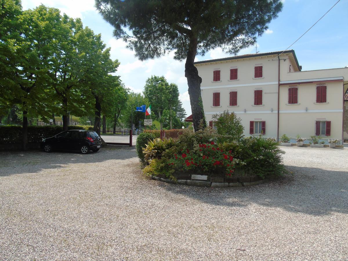 Albergo Grifone 1891 Peschiera del Garda Buitenkant foto